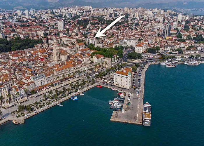 Luxury 2 Apartamento *