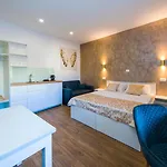 Luxury 2 * Сплит