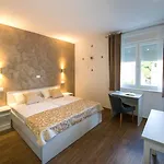 Lägenhet Luxury 2 *